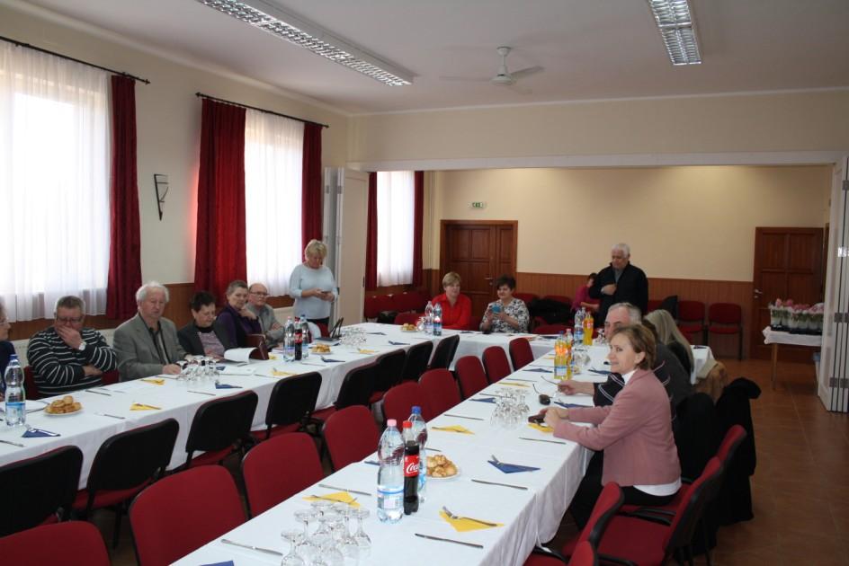 A közgyűlésen Göncfalvi József elnök köszöntötte a megjelenteket, majd a meghívó szerinti napirendek tárgyalása előtt a Gyöngyszem Német
