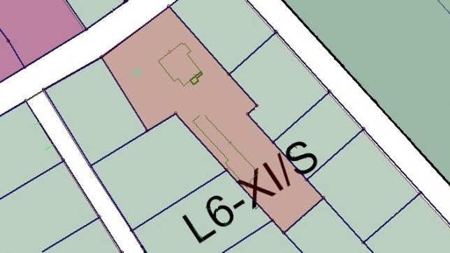 tömegközlekedéssel is jól megközelíthető helyen megvételre kínálunk egy