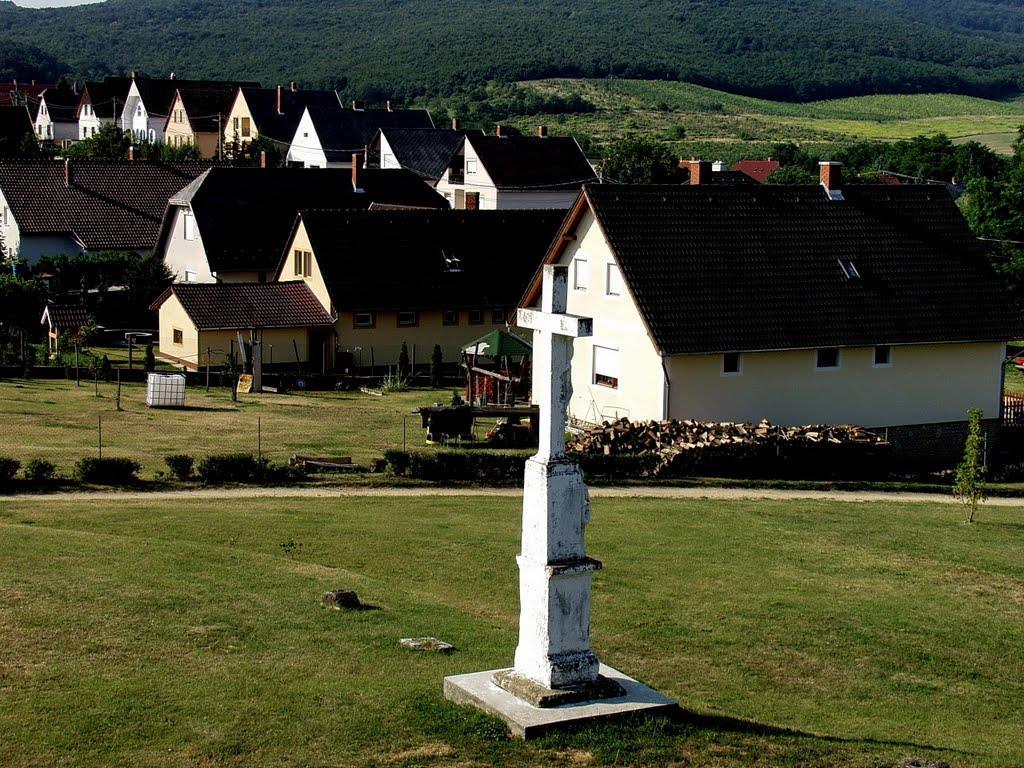 26 Építészeti útmutató ÉPÍTÉSZETI ÚTMUTATÓ 5 Arra a kérdésre, mitől szép egy lakóház, nem lehet egy mondatban válaszolni.