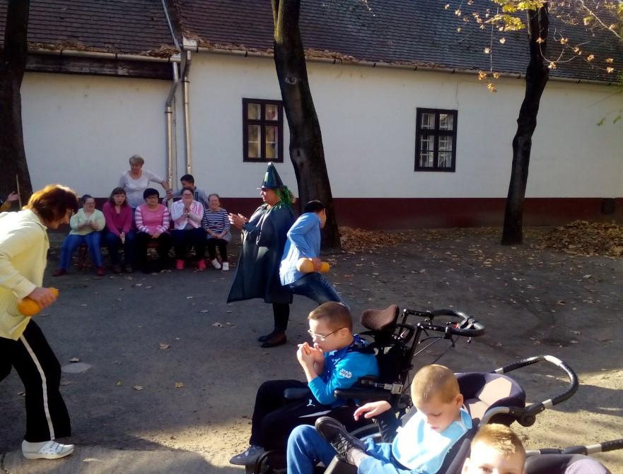 Manóvár képekben