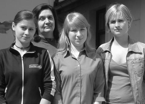 az elõdök tisztelete a legelsõ törvény Helyismereti vetélkedõ Kiskunfélegyházán A Queens csapata: Patyi Eszter, Málik Berta, Pataki Orsolya, felkészítõ tanár Rostáné Földényi Éva Befejezõdött