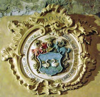94 Semnatar articol Piatra funerarã are dimensiunile de 100 x 113, stema este înscrisã într-un cerc cu diametrul de 35 cm, iar scutul are dimensiunile de 19 x 18 cm.