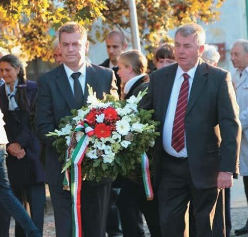 Életem parányi súly csupán, de tudom, hogy mindig csak Őt szolgáltam.