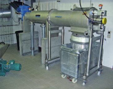 WASTE WATER Solutions Mechanikus iszapkezelés HUBER Idegenanyag-leválasztó STRAINPRESS Áteresztő teljesítmény 100 m³/h-ig folyamatos idegenanyag-leválaztás nyomás alatt