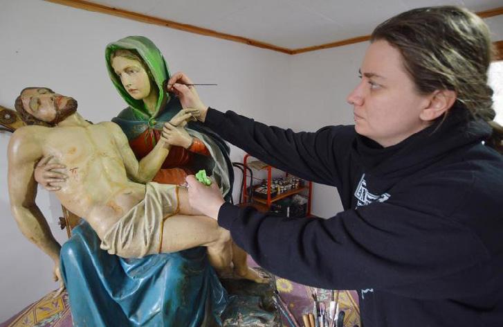 február 20-án reggel 7 és 14 óra közötti időben a Szűzanya arcát valaki festékszóró sprayvel zöldre lefestette. A Plébánia képviselője feljelentést tett ismeretlen tettes ellen.