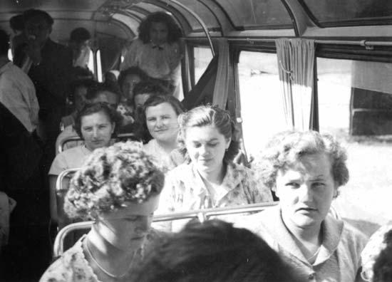 Elöl: Istvan Milisits (Palkičev), Elisabeth Geosits (Ninčev gornje), Teresa Geosits (Frisova), Laszlo Kalocsai (Karolov).