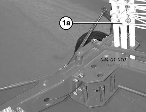 Stützfuß abschwenken (5a) und einrasten lassen TD 28/99/14 EL - Zugseil aus der Schlepperkabine entfernen. - Gerät vom Schlepper abbauen.