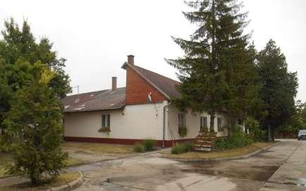 4 Eltérő