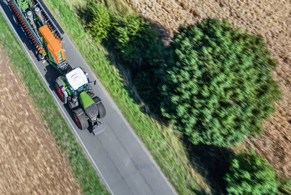 A Fendt 1000 Vario minden teljesítményosztályban a nayfokú fordulékonysáával és sökkentett önsúlyával nay hasznos teher mellett yőzi me vásárlóit.