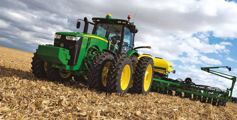 A vezértraktor a műveletek talajművelés, vetés, növényápolás döntő többségét képes elvégezni, és kiszolgálja a különböző műveletek végrehajtásához szükséges munkagépek vontatási és a felszerelt