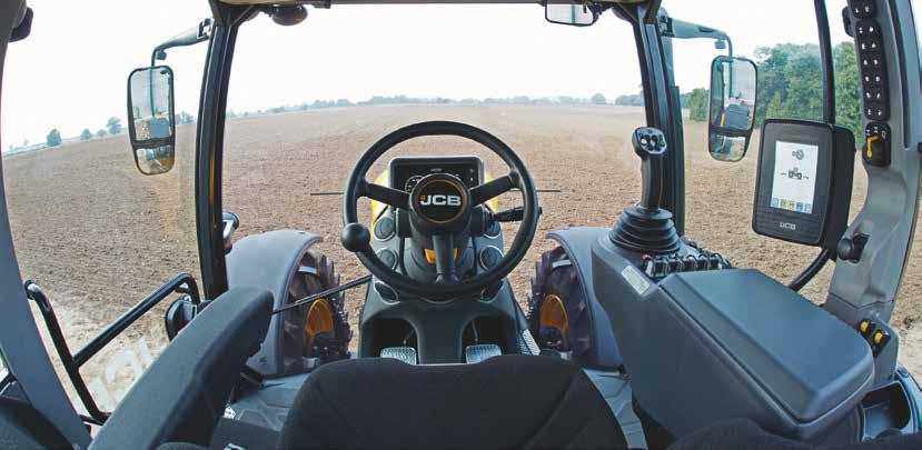 JCB FASTRAC Amióta 1991-ben a JCB elkezdte a Fastrac gyártását, azóta folyamatosan követi a piaci igényeket, ennek köszönhetően egy teljesen új 4000-s szériát mutattak be a tavalyi évben, ám a