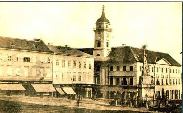 január 21- én kelt rendeletében Mária Terézia Pécset szabad királyi város rangra emelte, és megengedte, hogy a város kijavíthassa, vagy lebonthassa a városfalakat.