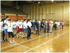 Az egy évvel később megrendezésre kerülő tornáról hiányzott a tanárok csapata, a harmadik tornán 2010 áprilisában összemérték ügyességüket iskolánk diáklányai a Közgazdasági Iskola lányaival.