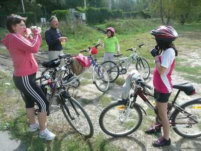 Békásmegyer 120 km: Békásmegyer - Szentendre - Tahi - Kisoroszi (36 km) - Tahi - Visegrád - Pilismarót (68 km) - Esztergom - Két-bükkfa nyereg (98 km) - Pomáz Békásmegyer