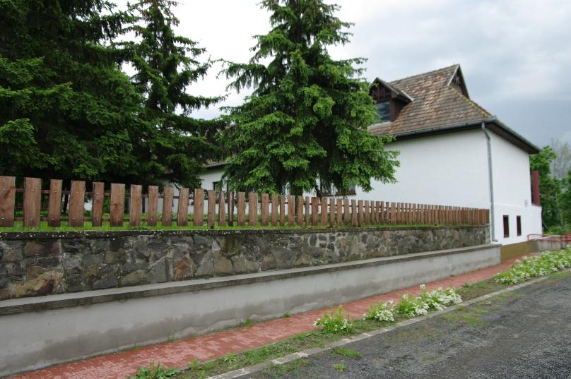úttesttől.