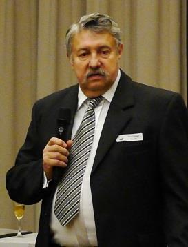 kommunikáció tisztázatlan célok, menet közben változó célok, a szervezet nem tudja, mire számíthat és ellenáll a változásoknak; az eredmények nyomon követésének hiánya azon kívül, hogy kidobott pénz,