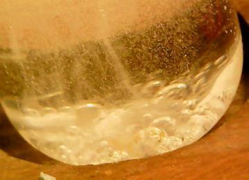 HCl + NaOH = NaCl + H 2 O 2, Öntsél 3 kémcsőbe közel azonos mennyiségű sósavat, desztillált vizet, illetve nátriumhidroxidoldatot, majd adjál hozzá 1-1 csepp fenolftalein indikátort.