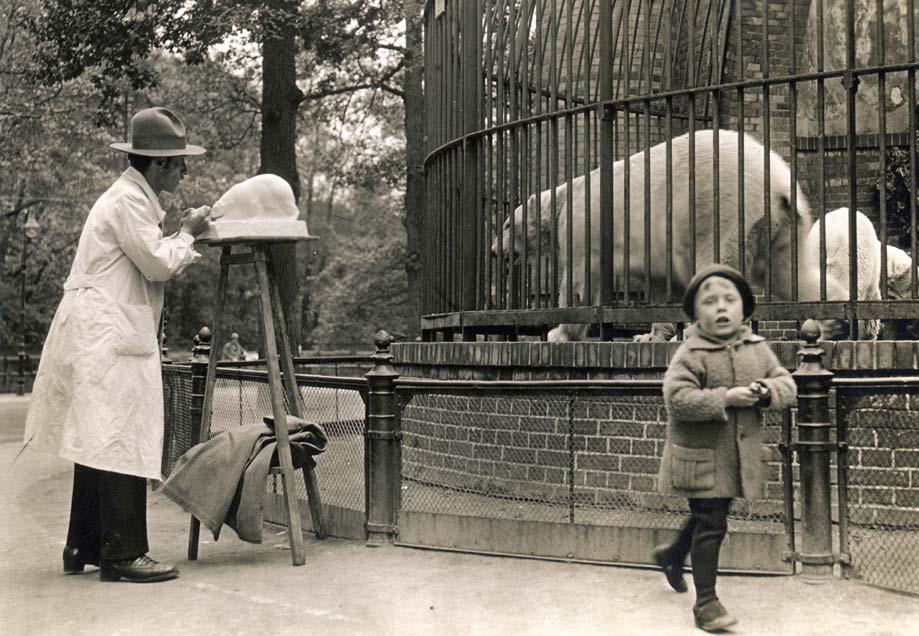 FOTÓ 66 F Október 4. az állatok világnapja. Ne csak használjuk őket! Fotó: 1937., www.fortepan.