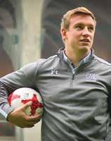 aludni is labdával ment, s édesapja ösztönzésére kezdett focizni. A pozsonyi Inter Bratislavában és a Venglosakadémián sajátította el az alapokat, 2009- ben került aztán a Puskás Akadémiára.