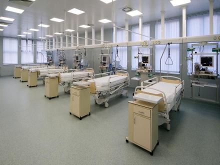 Egészségügyi rendeltetés A műtőket vagy központi műtői területeket több műtőegység esetén a technológiailag hozzá kapcsolódó gépészeti, villamos és orvostechnológiai helyiségekkel együtt önálló