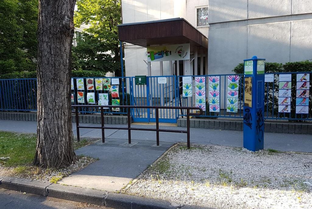 támaszsor leginkább az óvodások futibringáinak tárolására alkalmas). 92.