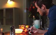 Töltse le a Philips Hue alkalmazást Töltse le az alkalmazást az App Store vagy a Google Play Store alkalmazásboltból. Csatlakozzon a Bridge-re.