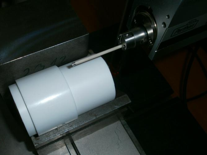Egy PET próbatest mérését láthatjuk a III.7. ábrán, a mérési adatokat a III.. táblázat tartalmazza. III.7. ábra.