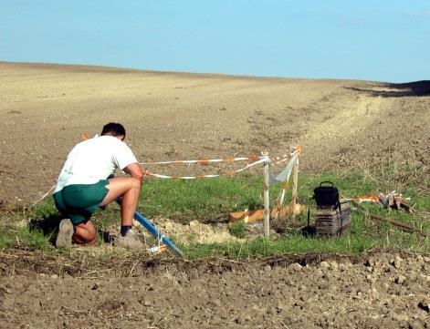 A homogenizált átlagmintákból leiszapolhatórész, szervesanyag tartalom elemzést, valamint összes elemtartalomra és növény által felvehető elemhányadra vonatkozó vizsgálatot végeztünk.