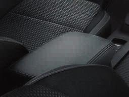 FORD FOCUS Modellek áttekintése A képen egy Focus Technology modell látható, Magnetic metálfényezéssel