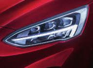 FORD FOCUS Szín- és kárpitválaszték Látni és látszani A dinamikus LED fényszórókkal elérhető Adaptív fényszóróvezérlés fokozott megvilágítást biztosít számos vezetési szituációban a sebesség, a