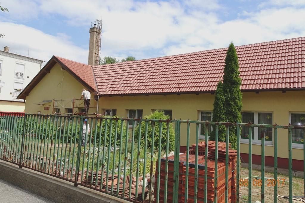 ASZFALTOZÁSI MUNKÁLATOK A település több útszakasza újult meg a nyáron pályázati forrásból.