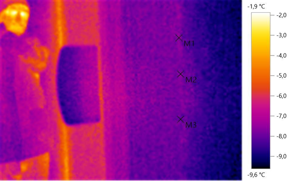 IV_02559.BMT 2017. 01. 27. 8:48:56 7,8 7,8 8,1 Refl. Az előző képhez hasonlítva a felvett pontokban nem alakulnak ki hasonló hőáramok.