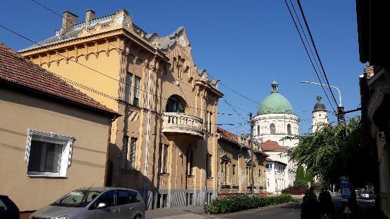 városfejlődésének megmaradt szép példája.