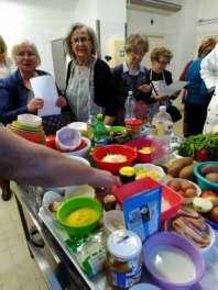 Az idősek nagy lelkesedéssel mentek, remélve, hogy sok újat fognak tanulni.