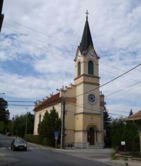 48 EVANGÉLIKUS TEMPLOM Megnevezése: Evangélikus templom Védettsége: helyi egyedi védelem Kategória: Szakrális építmény Címe: Petőfi utca 24.