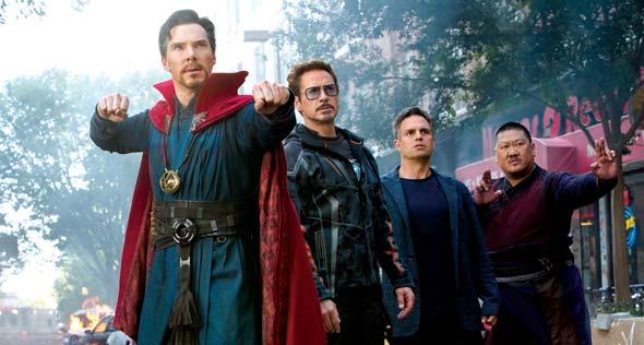 tucatnyi szuperhőst egy filmbe belezsúfolni, de egyrészt a Marvelnél az évek alatt már bizonyították, hogy még halmozásban is jók, másrészt melyik képregényfan lenne képes nemet mondani egy olyan