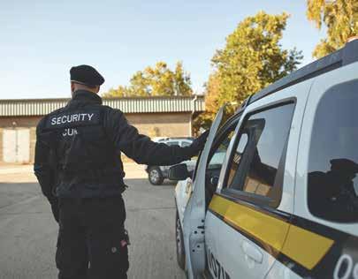 Rôzne číslo 2/2017 OCHRANA DEDINY Defense Pro, s.r.o. ochraňuje verejné priestranstvá a obecné budovy v obci. Stretnúť ste ich mohli aj na obecných akciách.