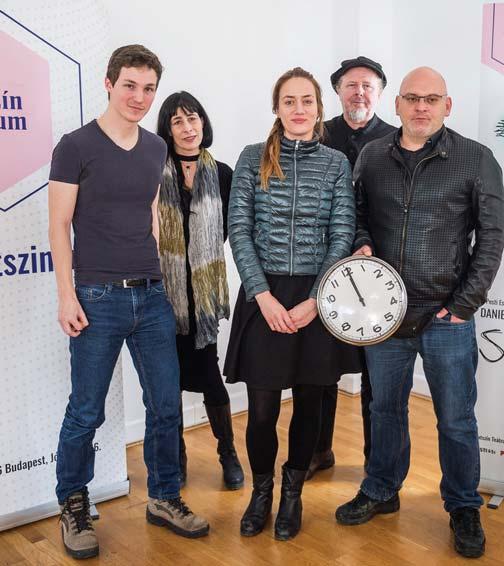 (bodylotion co-dance) lesznek, akik Szemessy Kinga moderátorral beszélgetnek a Térfoglalás és térteremtés, valamint az Együttlét a színház mint rituálé témakörökben.