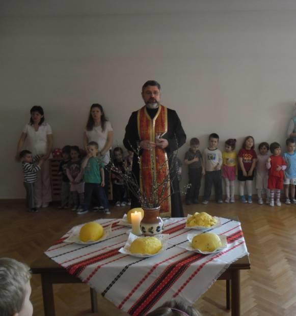 IV. 2. Hitre nevelés Veled vagyok naponta Kezeidet megfogva, Te csak bízzál karomba Mondja az Úr.