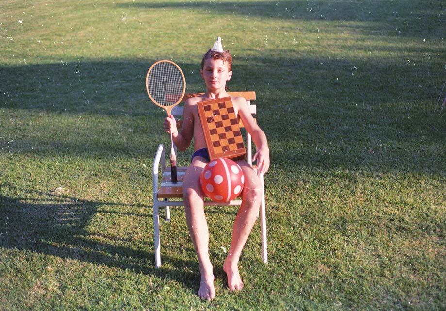 FOTÓ 66 F Vége a sulinak, hurrá, nyaralunk! Fotó: 1988., www.fortepan.