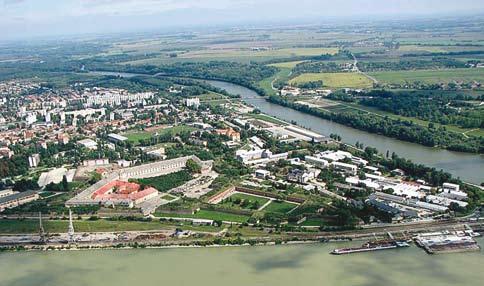 2018. január 16. 3 Az elmúlt évben jelentős előrelépés történt több területen, az egész városban zajlottak munkálatok. Stratégiai jellegű fejlesztések mellett a gazdasági mutatók is változtak.