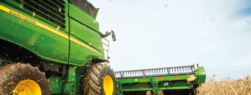 JOHN DEERE T SOROZATÚ KOMBÁJNOK Az új T-sorozat tervezése során maximálisan az ügyfél igényeire és kívánságaira koncentráltak: nagyobb teljesítmény, kisebb szemveszteség, egyszerű kezelhetőség,