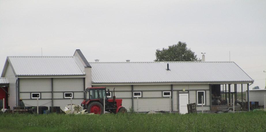 Raktárak a belterület déli bevezetésében.