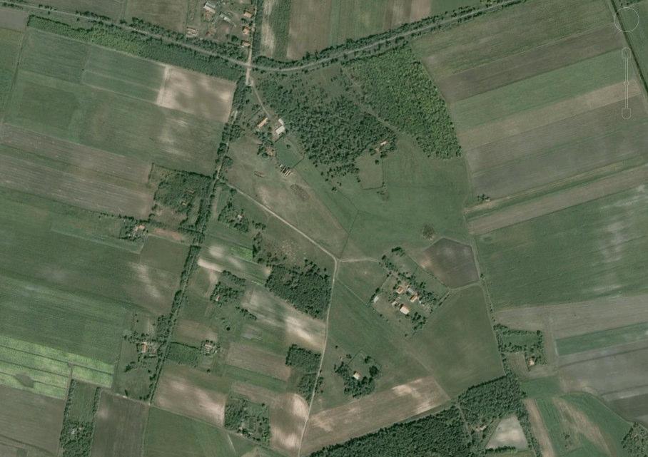 Gazdasági beépítés, ipari karakter Mezőgazdasági területek, mezőgazdasági karakter Hagyományos tanya állattartó épületekkel, lakással a Középadacsról.