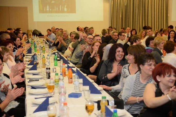 És végül néhány kép a fergeteges karácsonyi buliról: 2017 Programok Események Már most