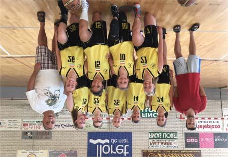U15 leány Budapest-bajnokság név 2 pontos dobás 3 pontos dobás büntetõdobás kís jó % kís jó % kís jó % ÖP Sz E T V A B K F IBM Msz Benke Zsófia 44 16 36 7 3 43 35 15 22 17 15 8 2 5 15 28 8 Gallyas