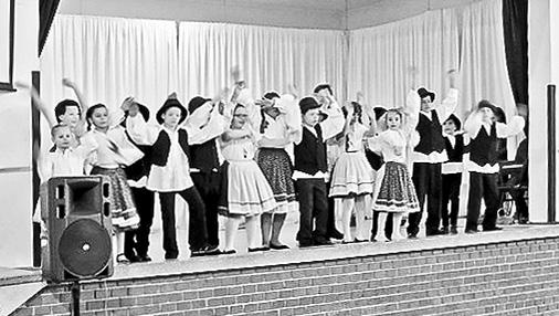 2. oldal Csengelei 2017. március Irodai ügyfélfogadás: Kedd: 14:00-15:00 Szerda: 14:00-15:00 Csütörtök: 14:00-15:00 Valamint szentmisék előtt és után, illetve telefonon egyeztetett időpontban.