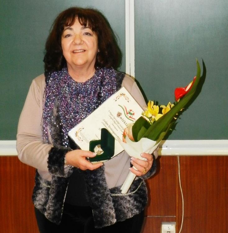 2007-től tanít szakoktatóként a Szegedi Szakképzési Centrum Kossuth Zsuzsanna Szakképző Iskolájában, a nappali és levelező egészségügyi szakképzésben. Precíz, türelmes, kiegyensúlyozott tanár.