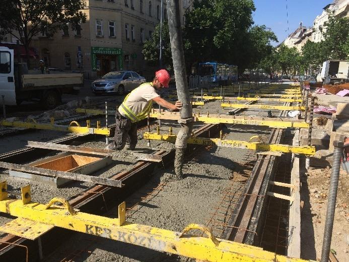 kötegelése garantálja a gyors, egyenletes, csomómentes, háromdimenziós szétoszlást a keverés során.
