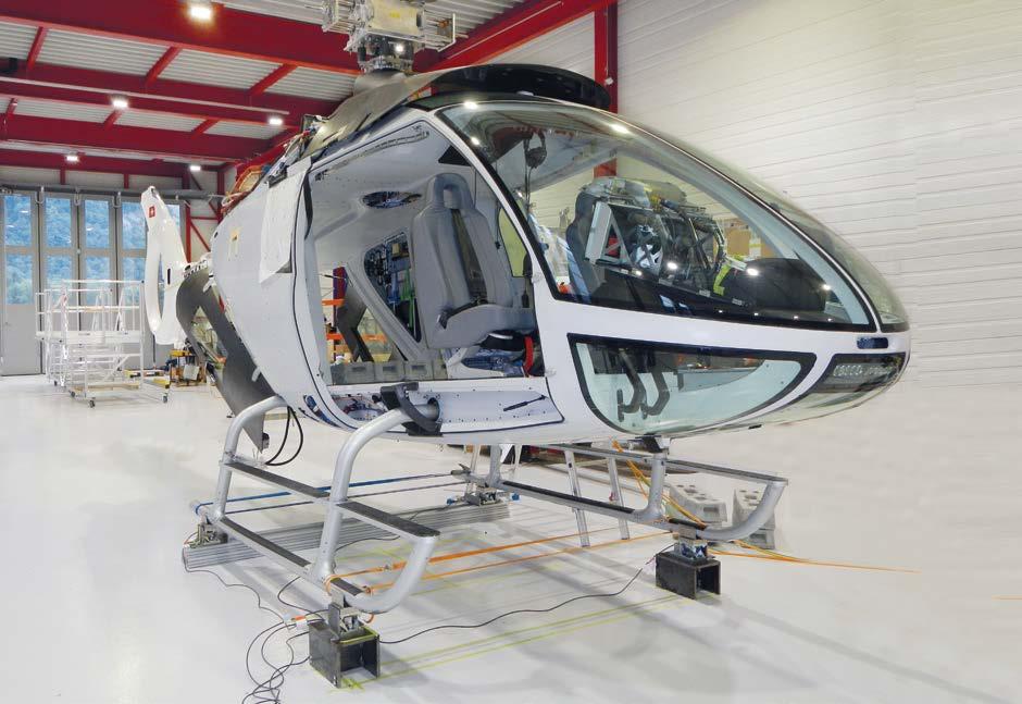 Helikopter-kiegyensúlyozás Tökéletes egyensúly a levegőben is A tömegmérés meghatározza a súlypontot Ha ismeri a helikoptereket, tudhatja, hogy a súlypont helyzete a biztonság mellett a helikopter